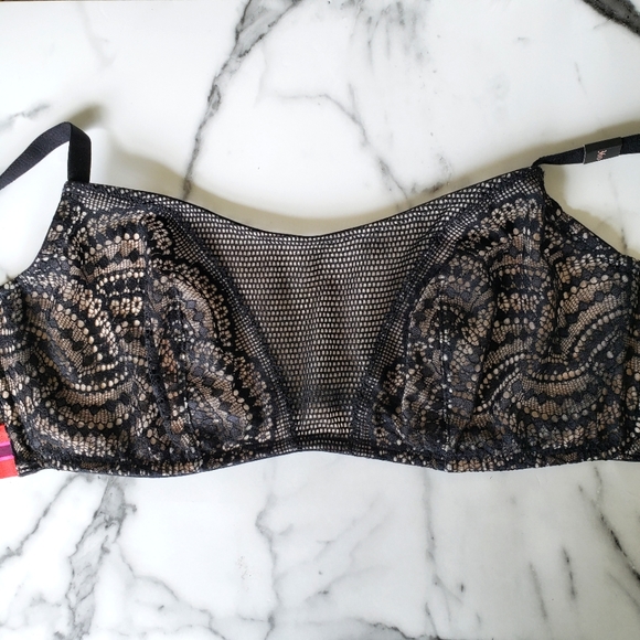 🆕️VICTORIA'S SECRET Black Lace Balconette Bra 36D - Picture 3 of 10